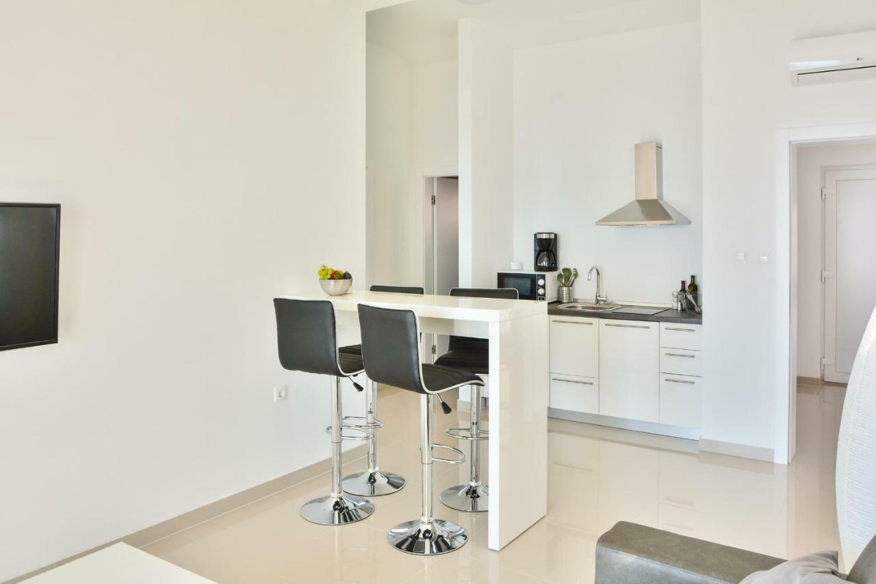 Apartments & Rooms Kata - Adults Only セニ エクステリア 写真