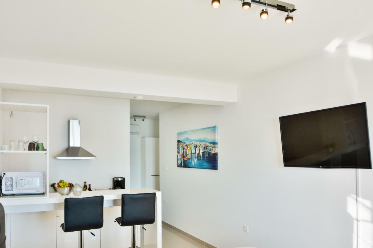 Apartments & Rooms Kata - Adults Only セニ エクステリア 写真