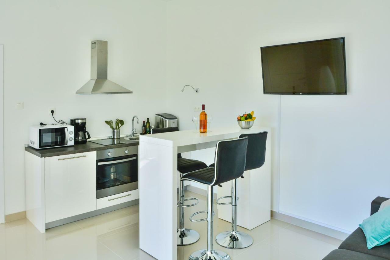 Apartments & Rooms Kata - Adults Only セニ エクステリア 写真