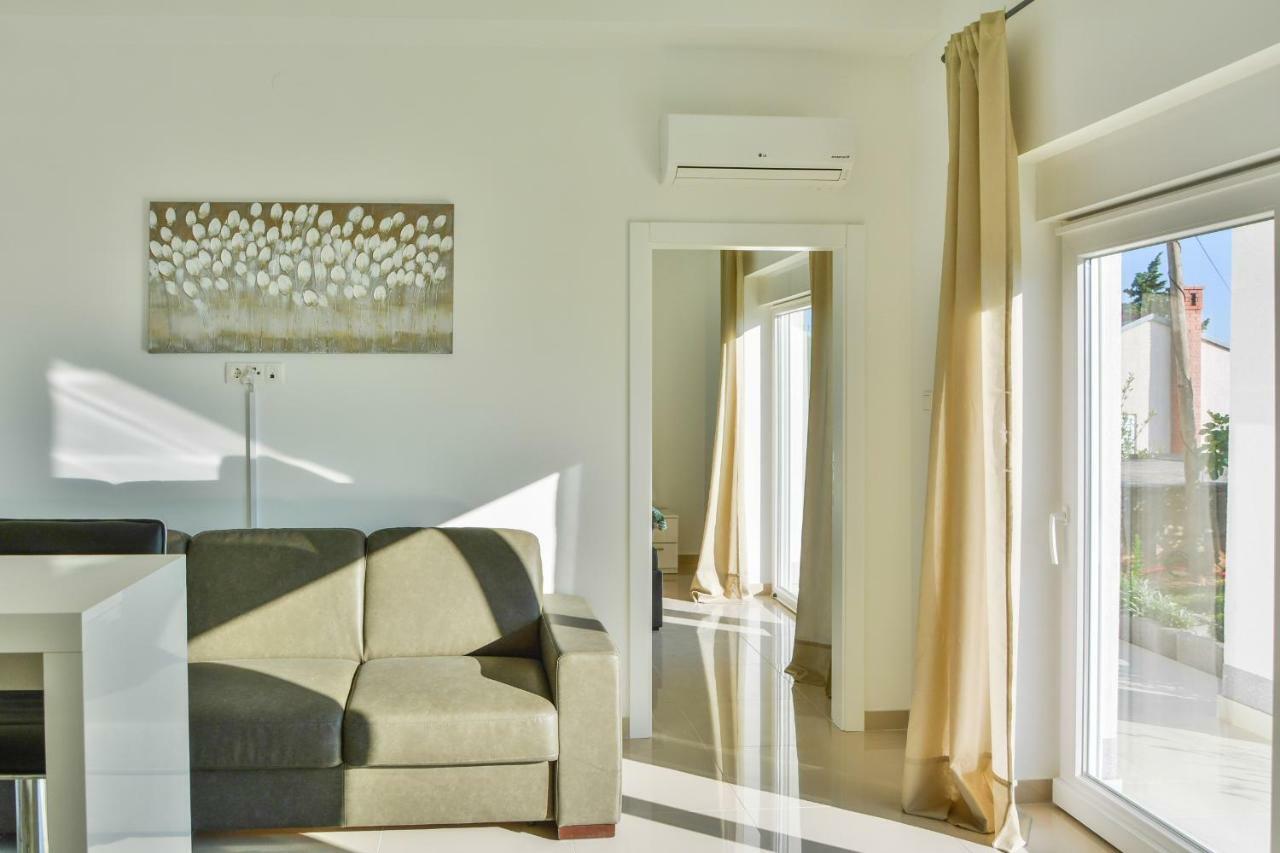 Apartments & Rooms Kata - Adults Only セニ エクステリア 写真